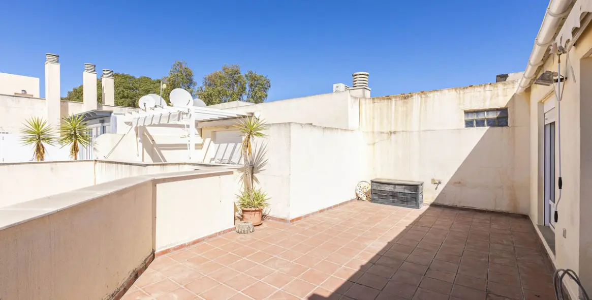Sale of penthouse duplex in Costabella 17