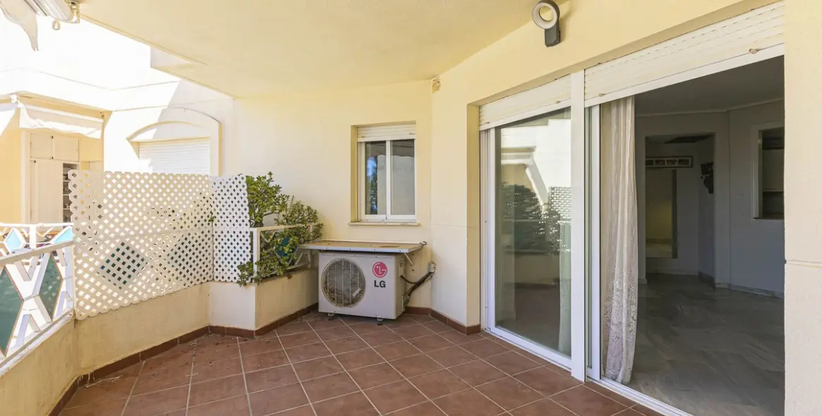 Sale of penthouse duplex in Costabella 23