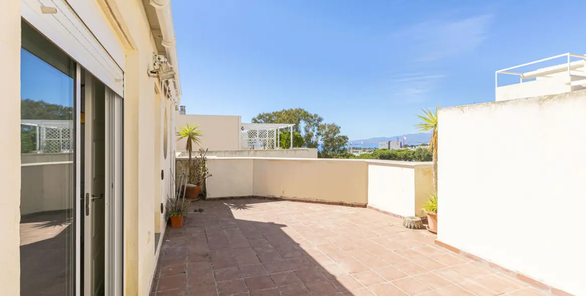 Sale of penthouse duplex in Costabella 31