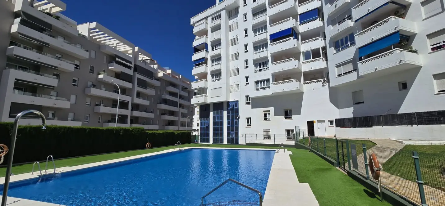 Sale of middle floor apartment in Nueva Andalucía 1