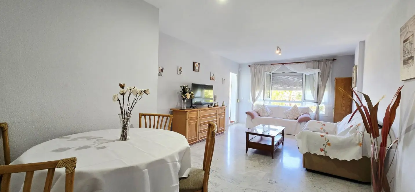 Sale of middle floor apartment in Nueva Andalucía 3