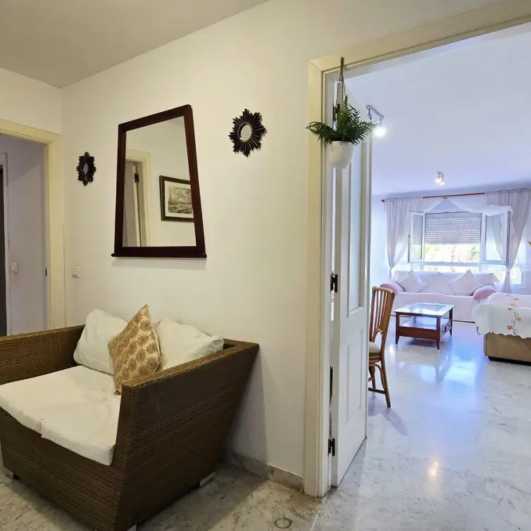 Sale of middle floor apartment in Nueva Andalucía