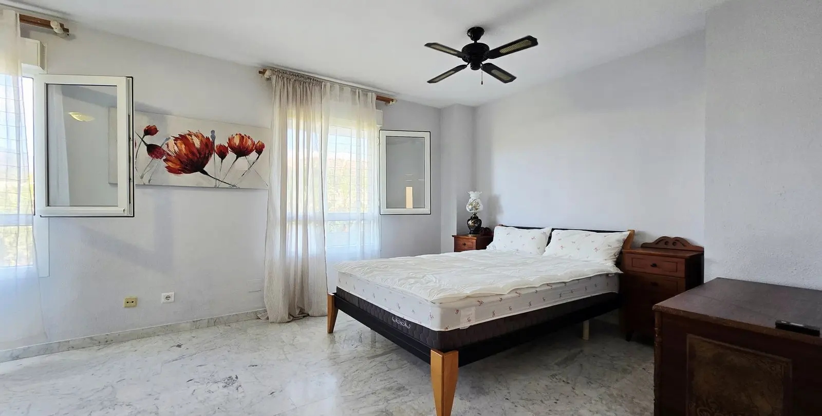 Venta de apartamento en planta media en Nueva Andalucía 9