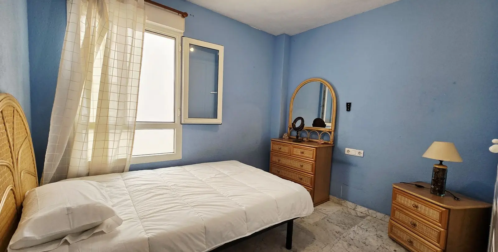 Venta de apartamento en planta media en Nueva Andalucía 14