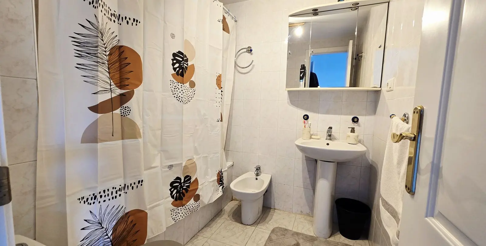 Venta de apartamento en planta media en Nueva Andalucía 16