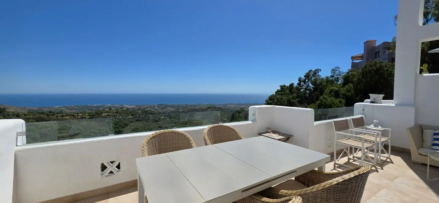 Sale of penthouse in La Mairena 0