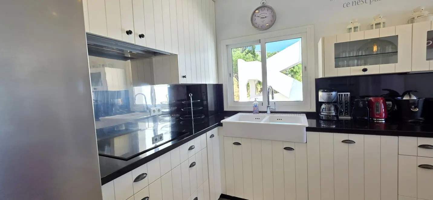Sale of penthouse in La Mairena 3