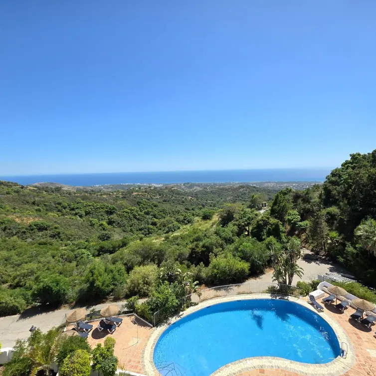 Sale of penthouse in La Mairena