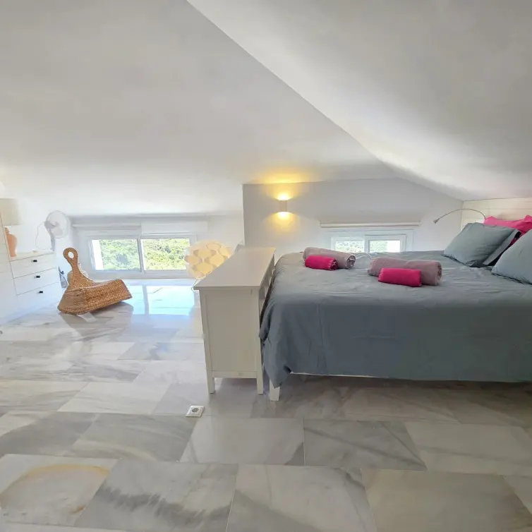 Sale of penthouse in La Mairena