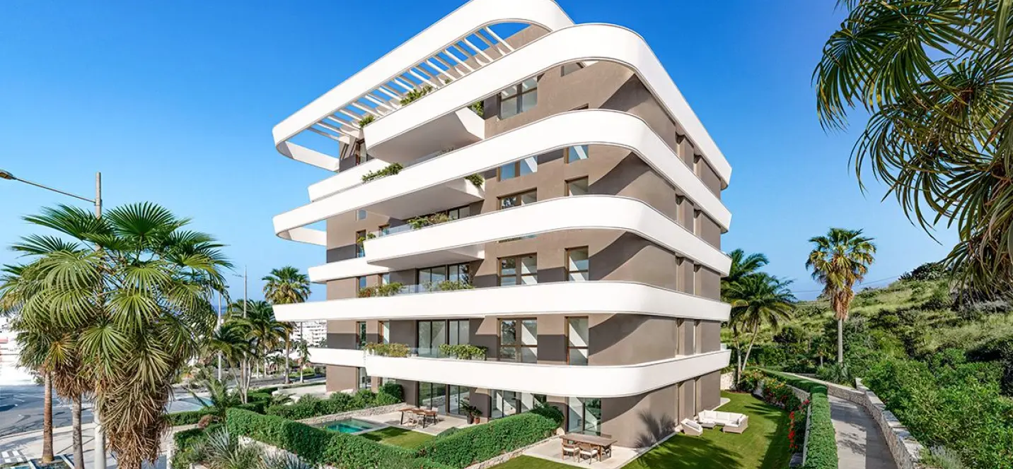Продажа апартаментов на среднем этаже в Estepona 0