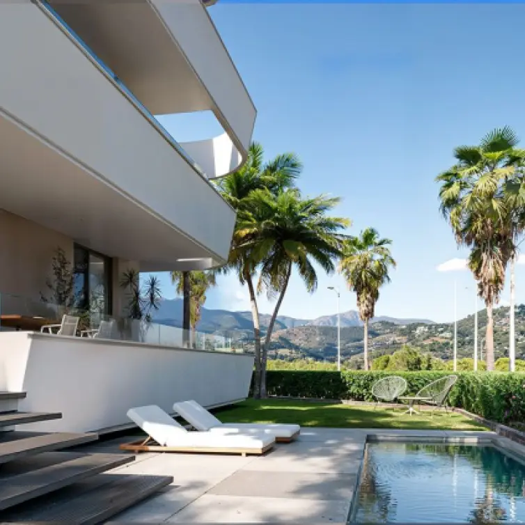 Продажа апартаментов на среднем этаже в Estepona