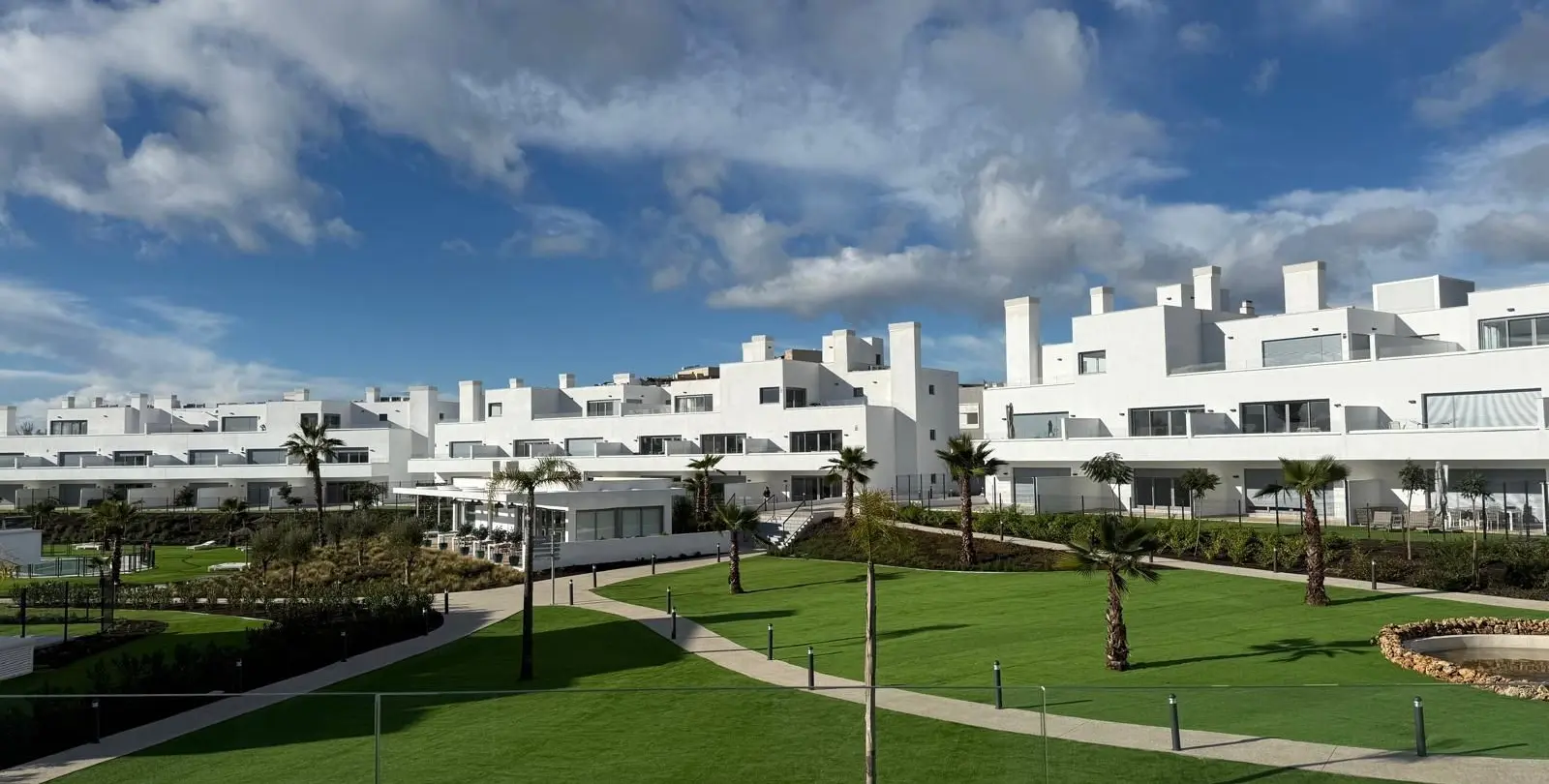 Sale of middle floor apartment in Cancelada 5