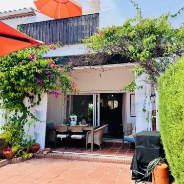 Sale of townhouse in El Paraiso