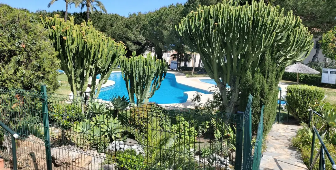 Продажа таунхауса в El Paraiso 39