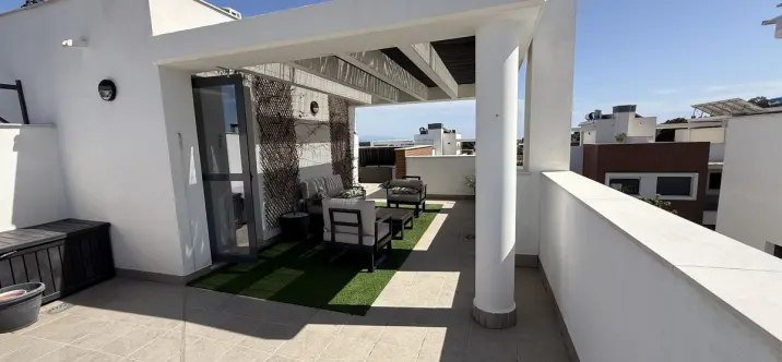Sale of townhouse in Churriana 0