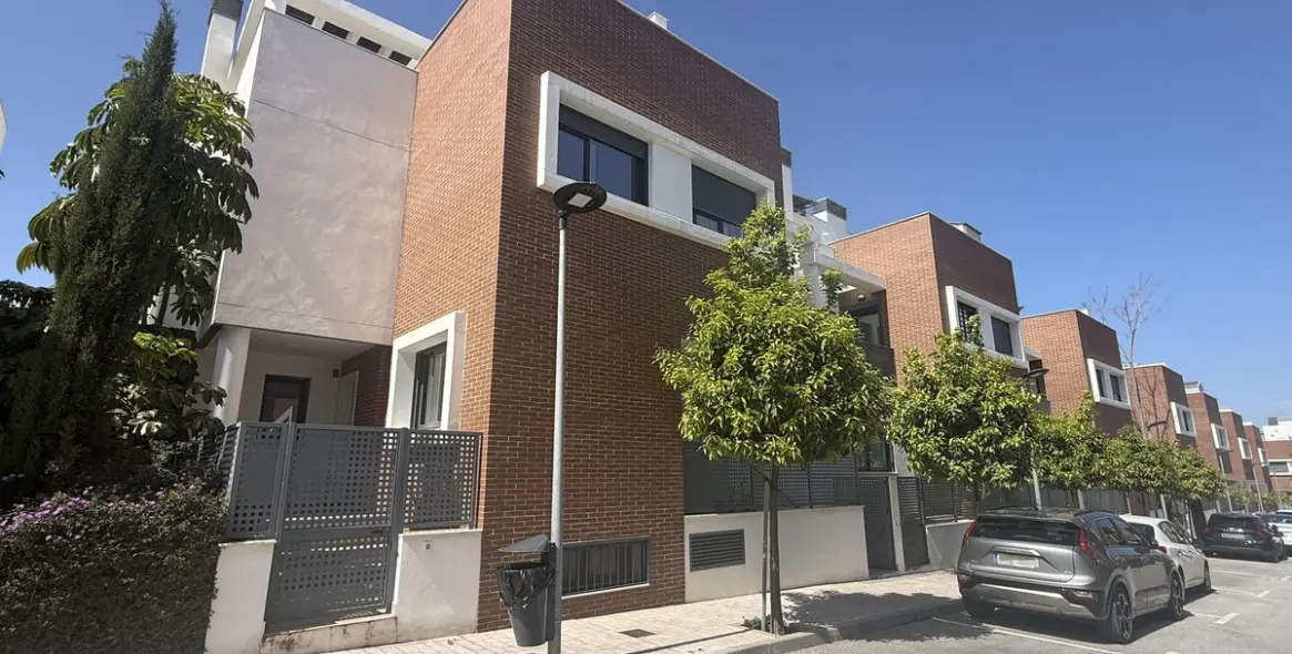 Sale of townhouse in Churriana 24