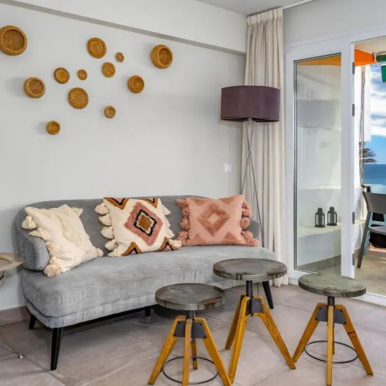 Sale of middle floor apartment in Fuengirola