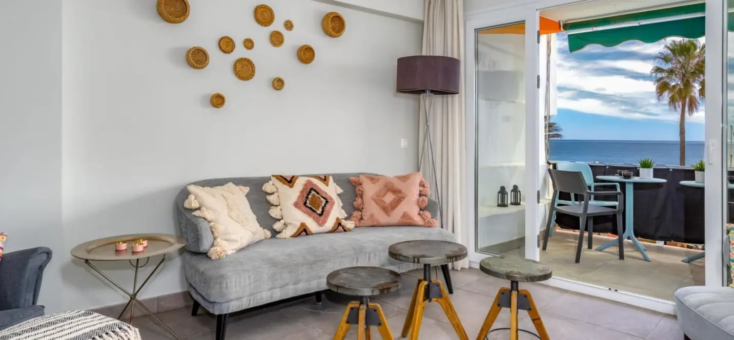 Sale of middle floor apartment in Fuengirola 2