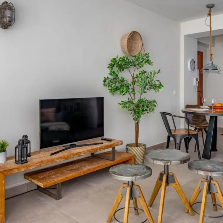 Sale of middle floor apartment in Fuengirola