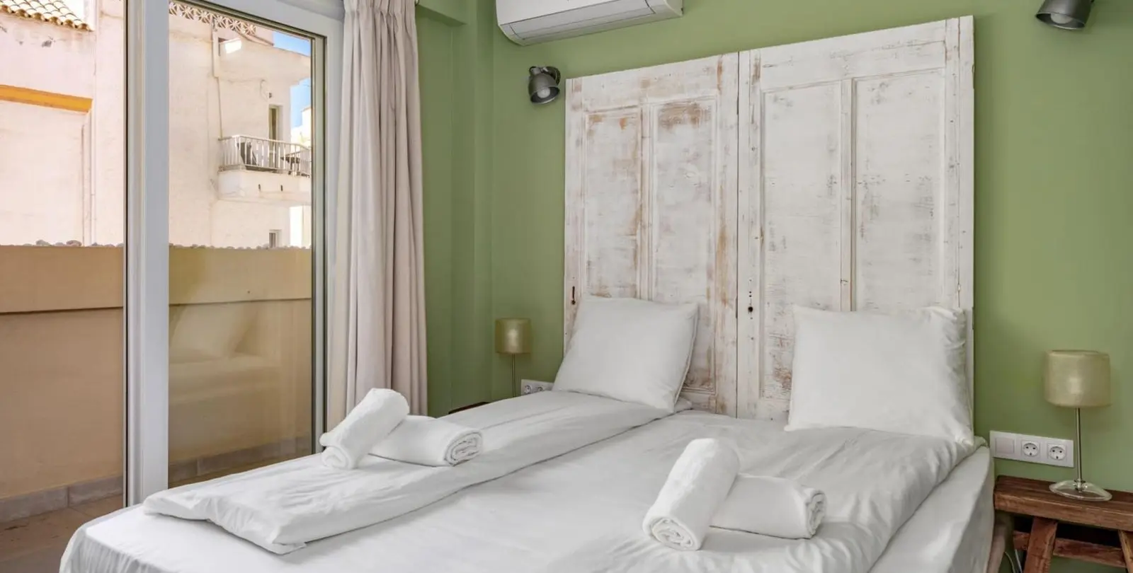 Sale of middle floor apartment in Fuengirola 15