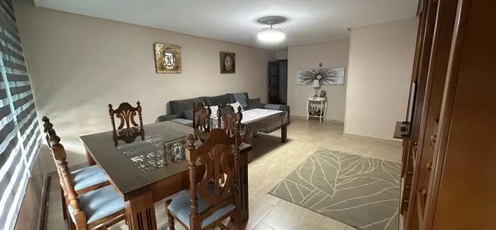 Sale of middle floor apartment in Estepona 1
