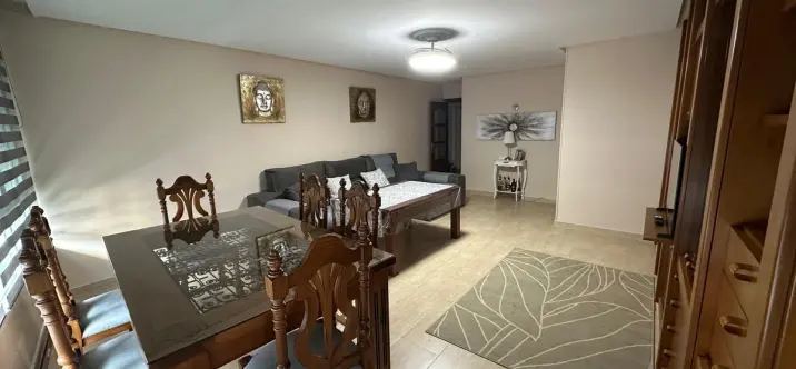 Sale of middle floor apartment in Estepona 2