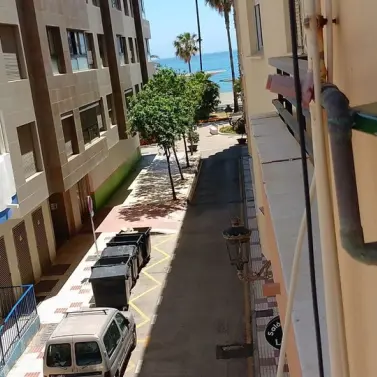 Sale of middle floor apartment in Estepona