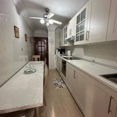 Sale of middle floor apartment in Estepona