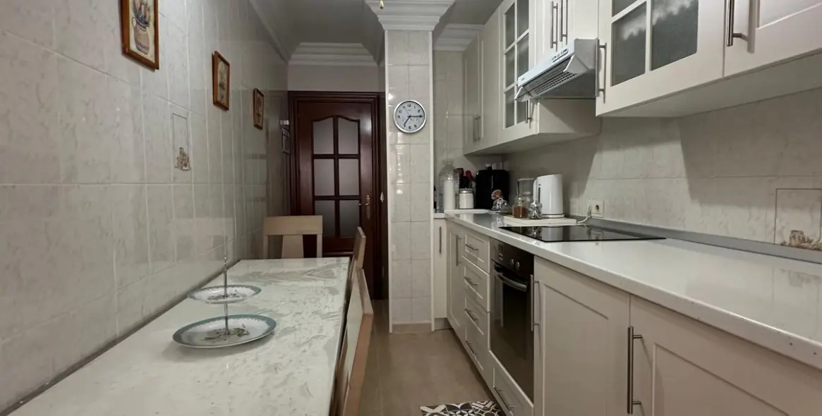 Sale of middle floor apartment in Estepona 8