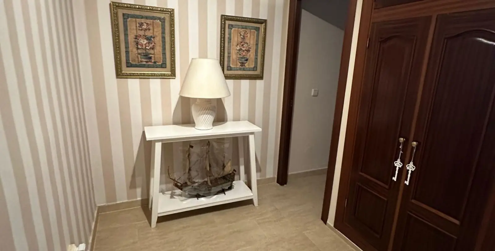 Sale of middle floor apartment in Estepona 11