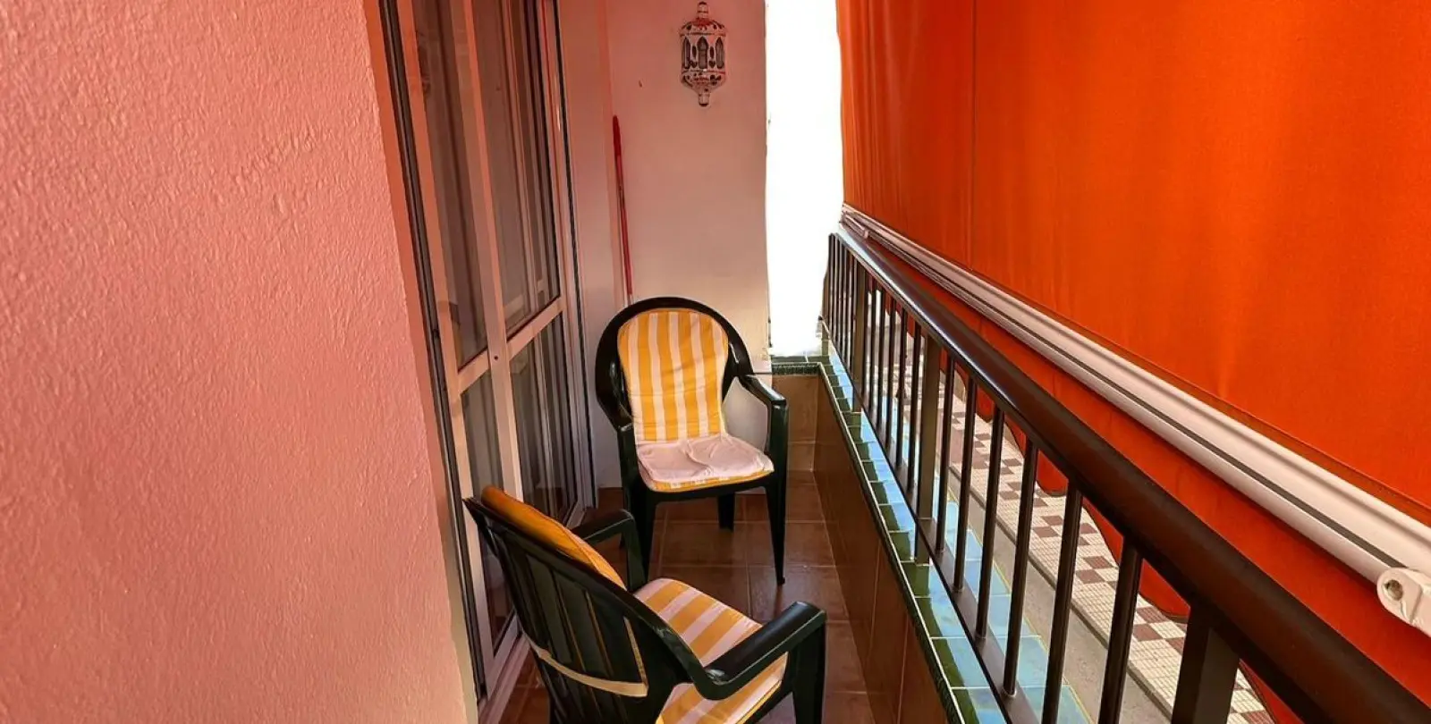Sale of middle floor apartment in Estepona 12