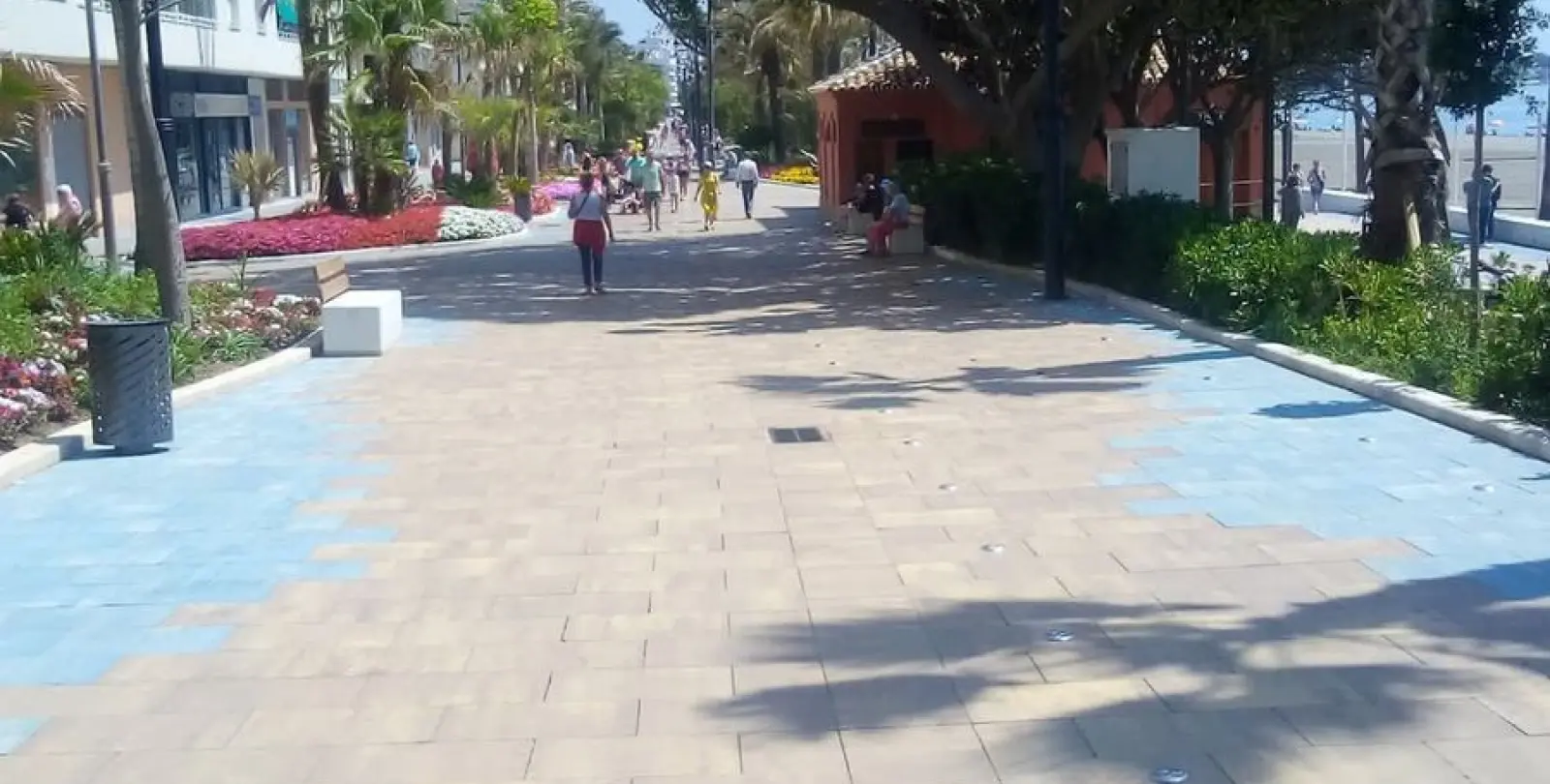 Sale of middle floor apartment in Estepona 25