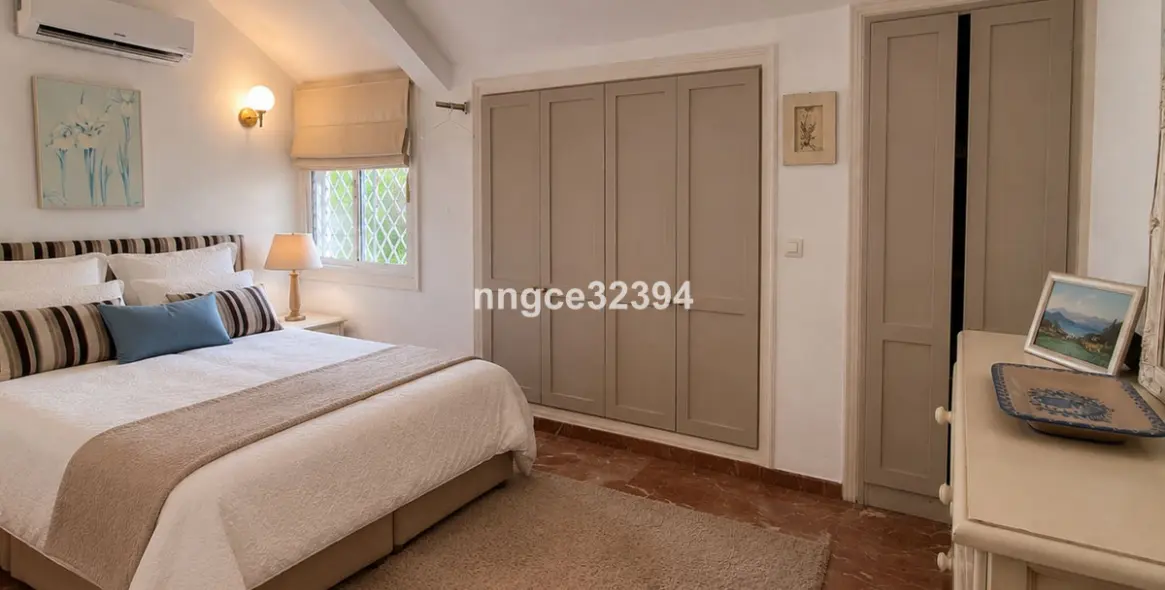 Sale of townhouse in Nueva Andalucía 15