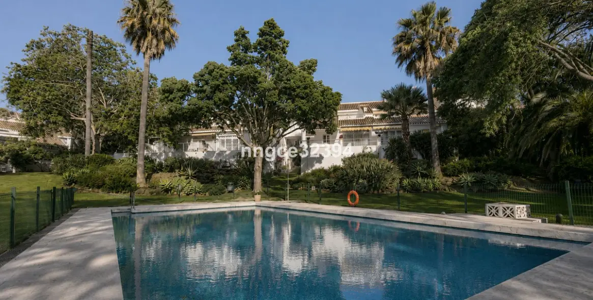 Sale of townhouse in Nueva Andalucía 25