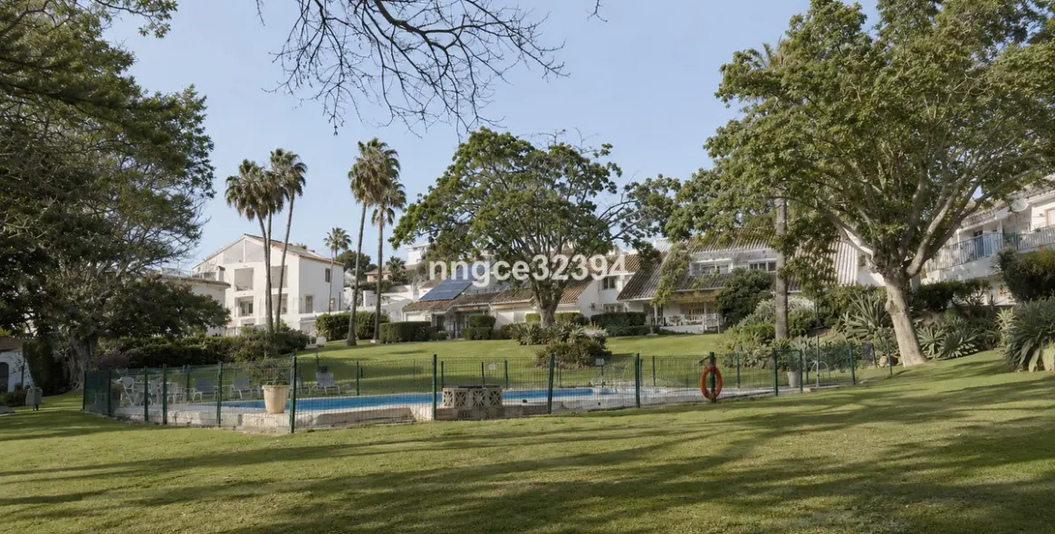 Sale of townhouse in Nueva Andalucía 36