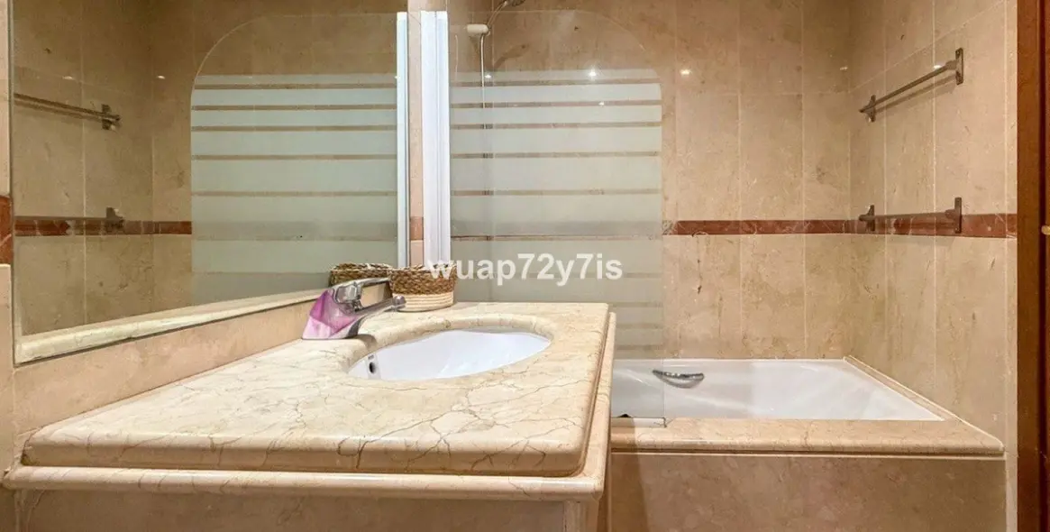 Продажа апартаментов на первом этаже в Las Chapas 19