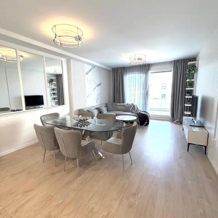 Sale of middle floor apartment in Nueva Andalucía