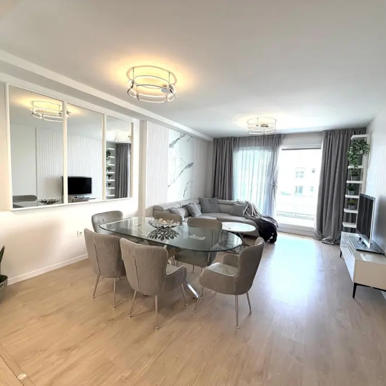 Sale of middle floor apartment in Nueva Andalucía