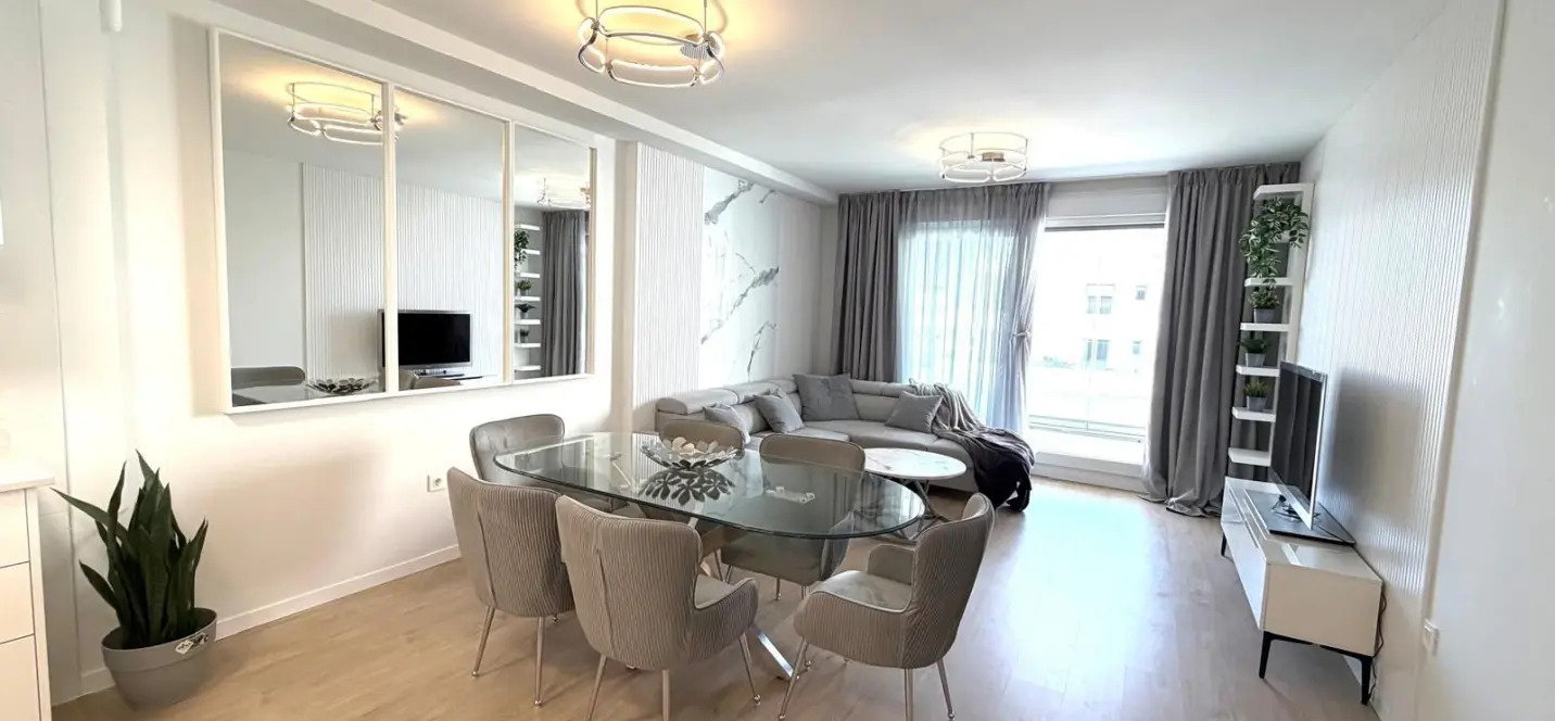 Sale of middle floor apartment in Nueva Andalucía 2