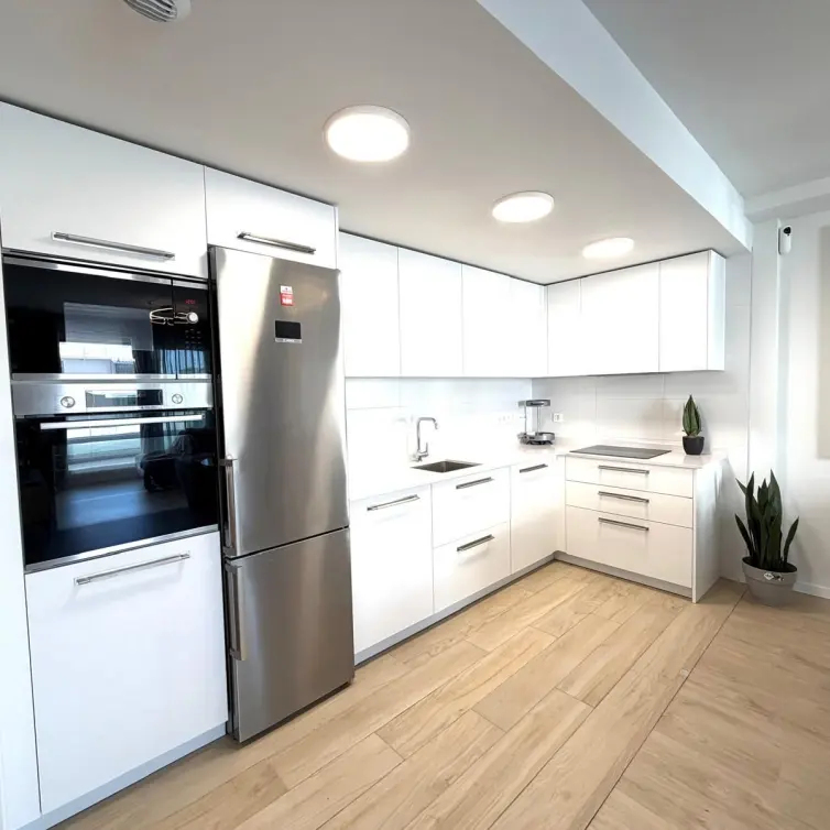 Sale of middle floor apartment in Nueva Andalucía