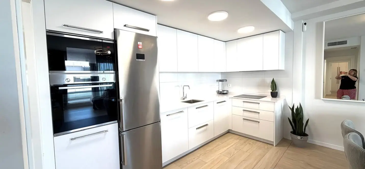 Sale of middle floor apartment in Nueva Andalucía 3