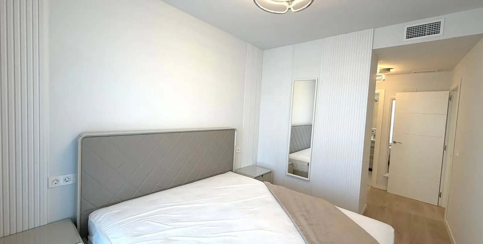Sale of middle floor apartment in Nueva Andalucía 11
