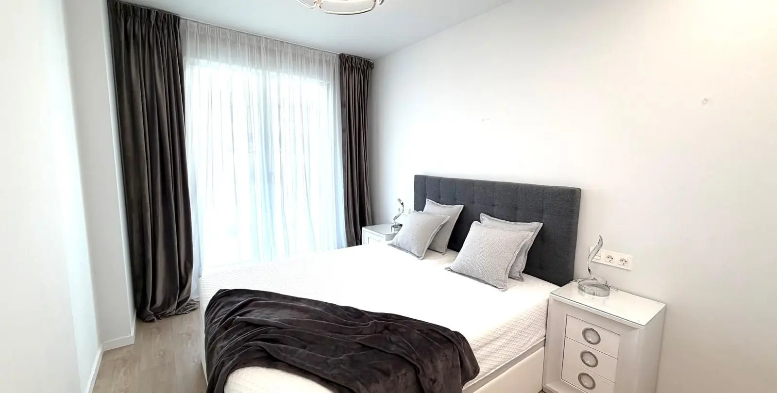 Sale of middle floor apartment in Nueva Andalucía 28