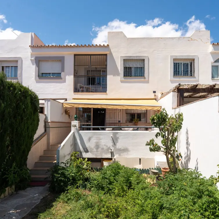 Sale of townhouse in Nueva Andalucía