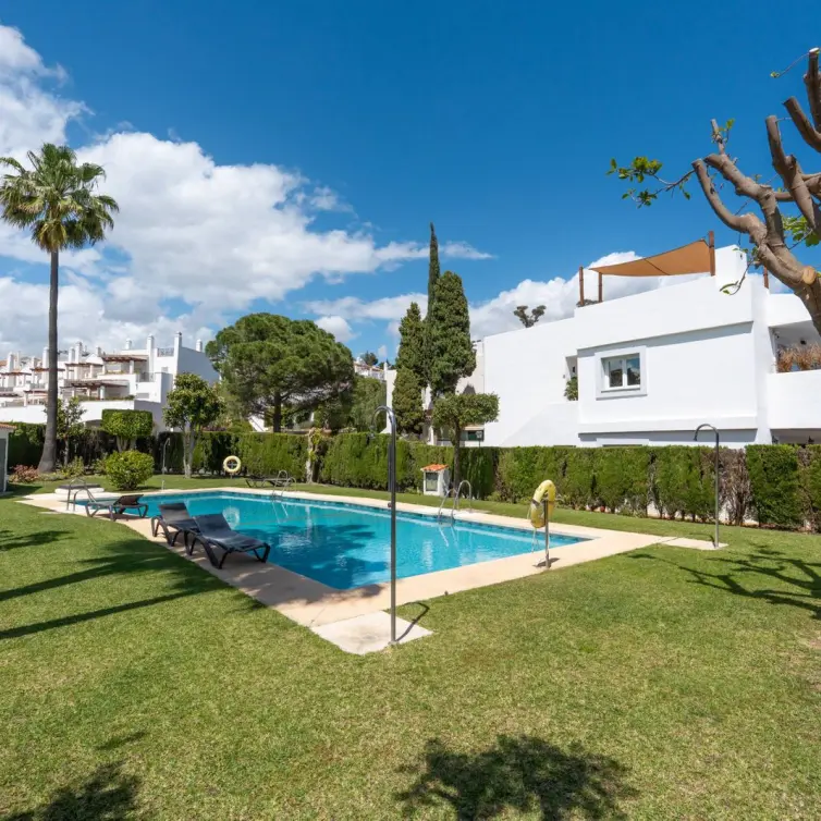 Sale of townhouse in Nueva Andalucía