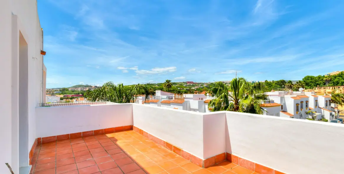 Sale of townhouse in Casares Playa 16