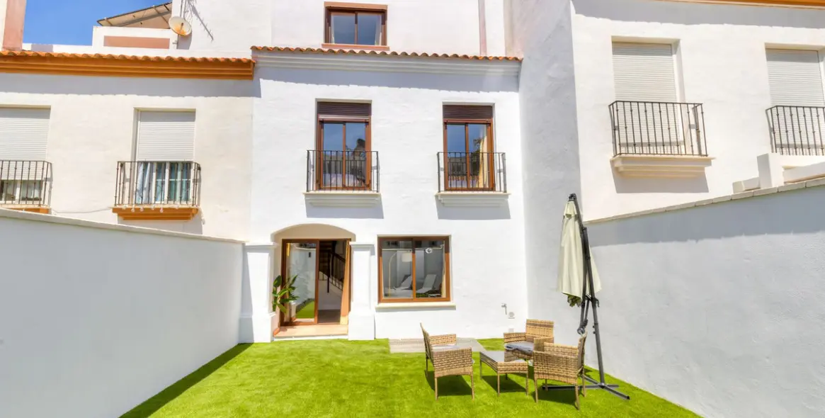 Sale of townhouse in Casares Playa 20