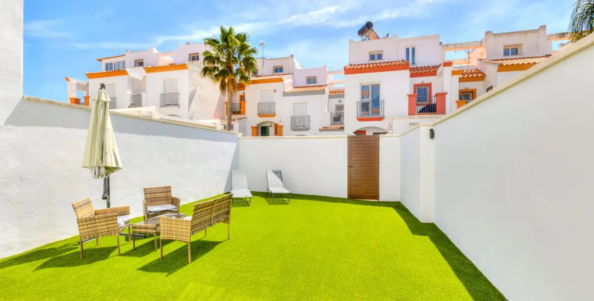 Sale of townhouse in Casares Playa 22
