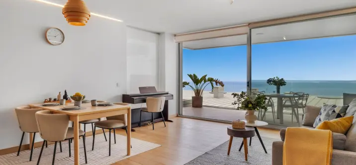 Sale of middle floor apartment in Fuengirola 0