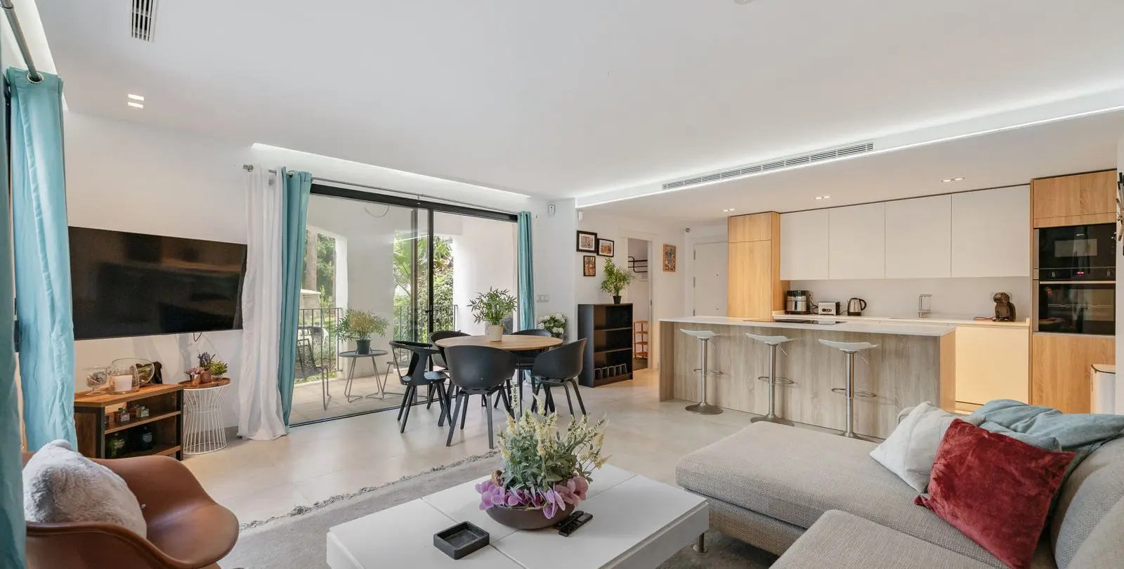 Продажа апартаментов на среднем этаже в Puerto Banús 2